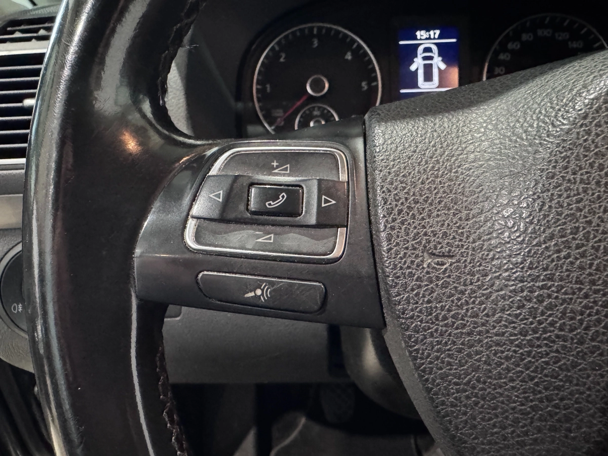 Volkswagen Touran - photo 18