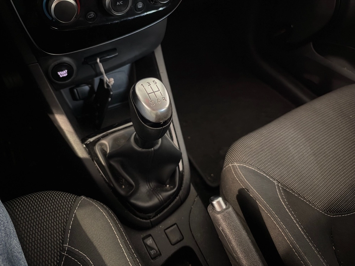 Renault Clio - photo 16