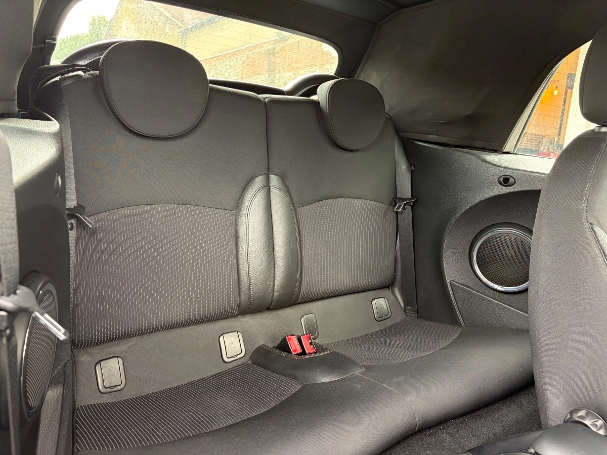Mini Cabrio - photo 16