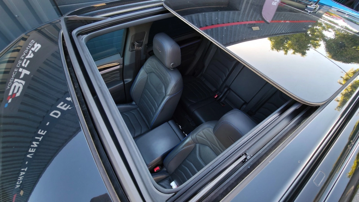 Volkswagen Touareg - photo 12