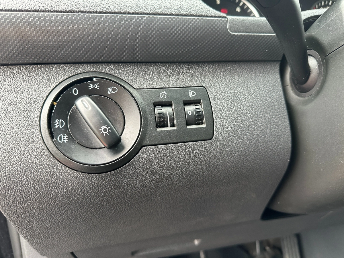 Volkswagen Caddy Vu - photo 14