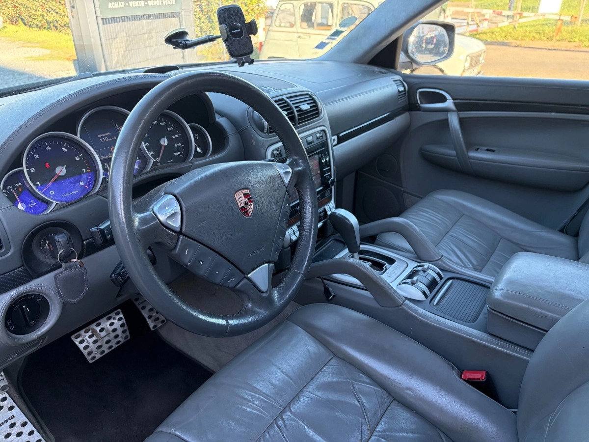 Porsche Cayenne - photo 13