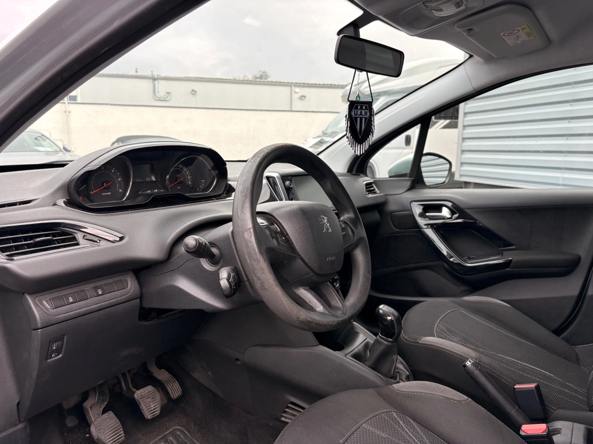 Peugeot 208 - photo 6