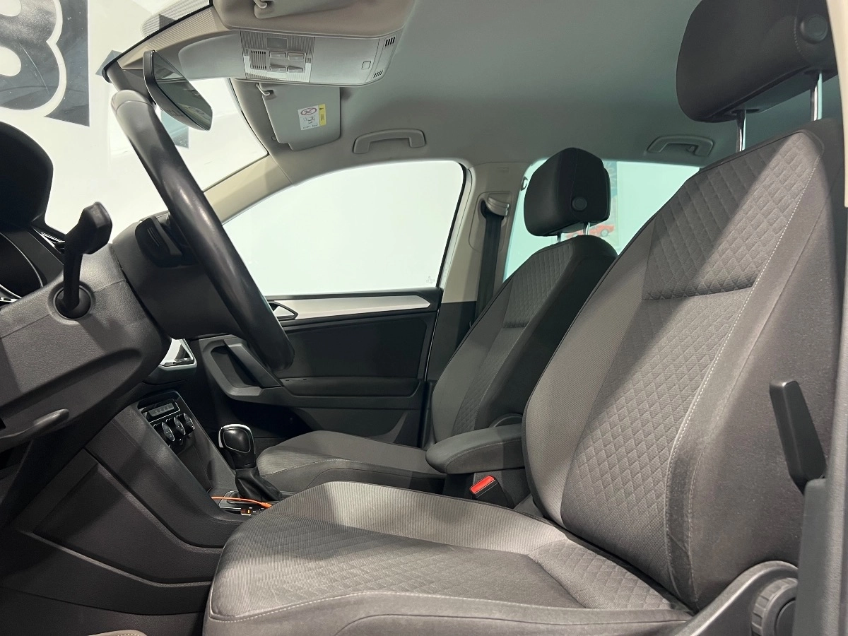 Volkswagen Tiguan - photo 12