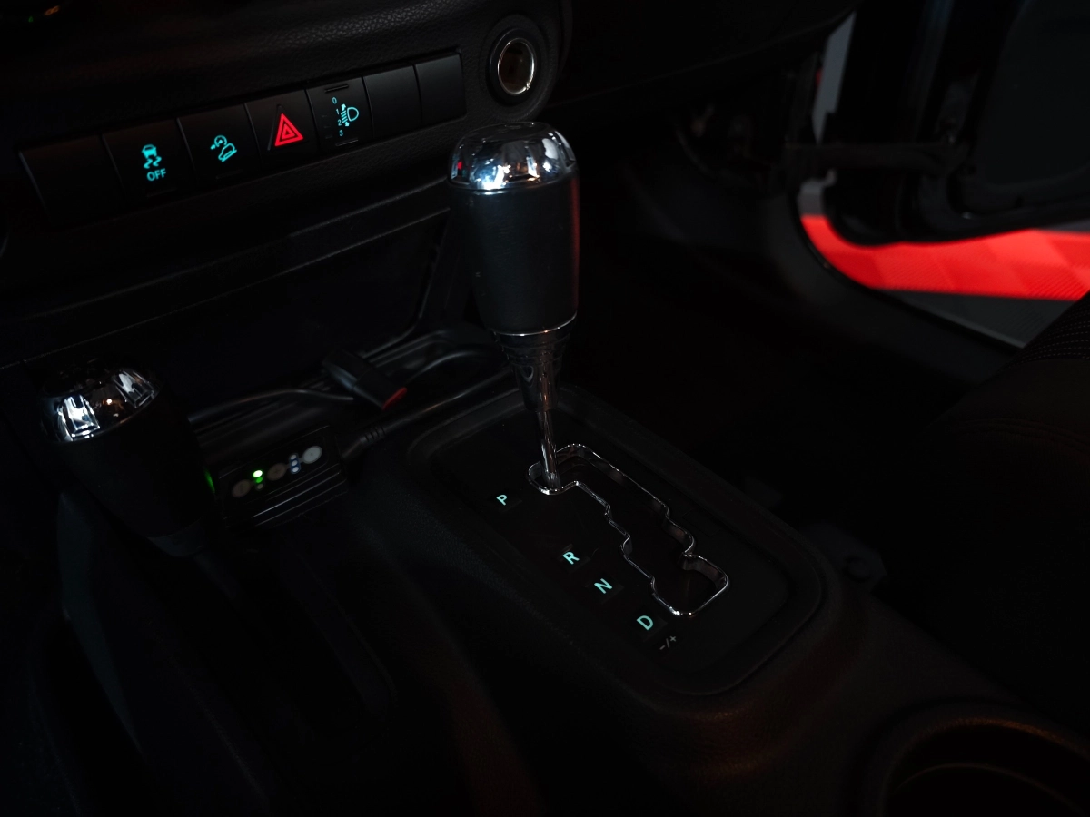 Jeep Wrangler - photo 20