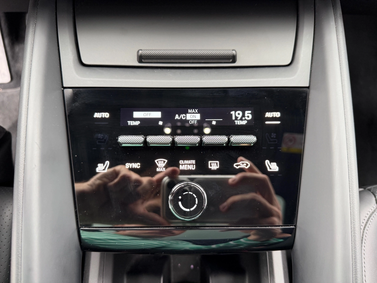 Porsche Macan - photo 14