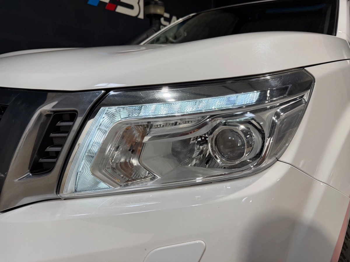 Nissan Np300 Navara - photo 10
