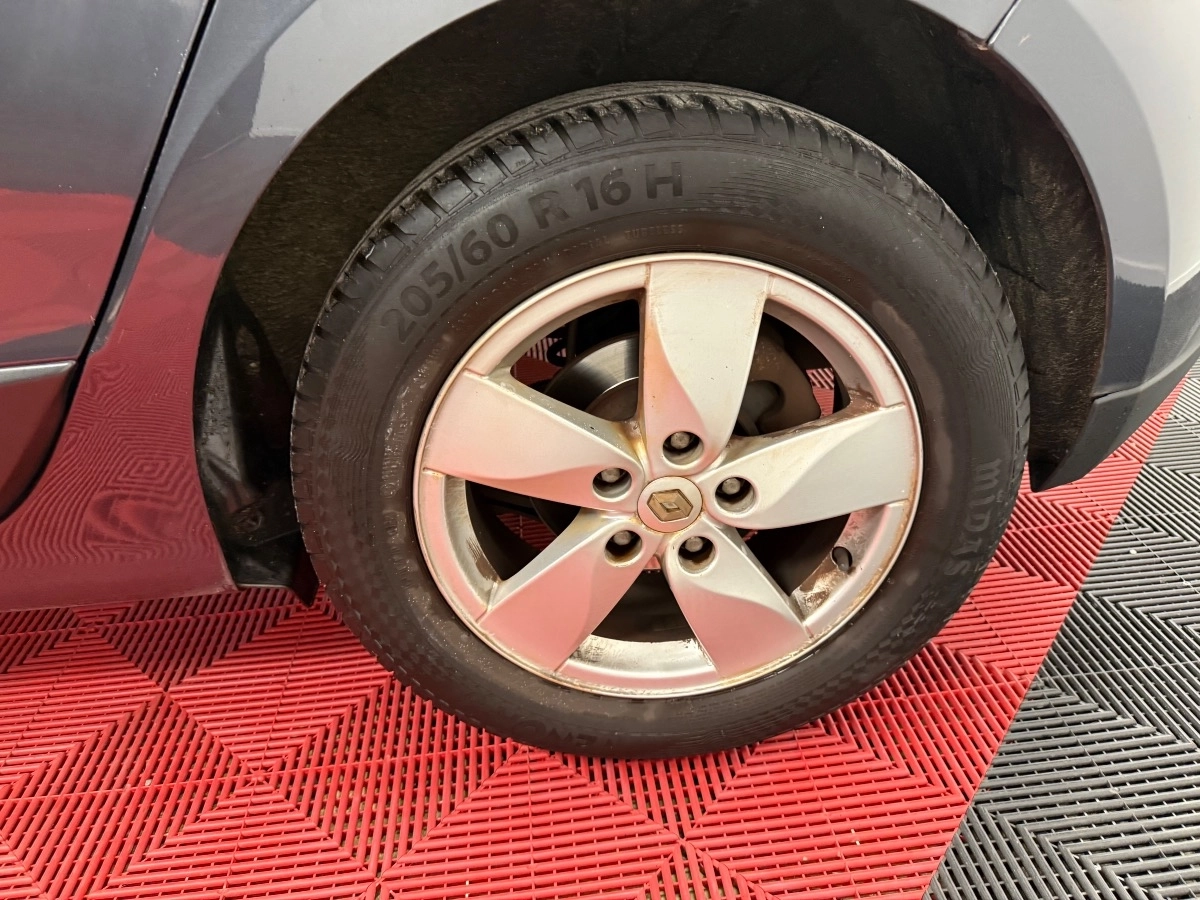 Renault Scenic - photo 22