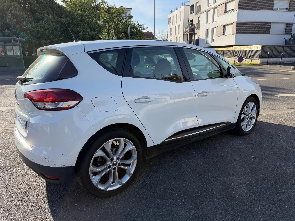 Renault Scenic 1.3 TCE 140 BLACK EDITION