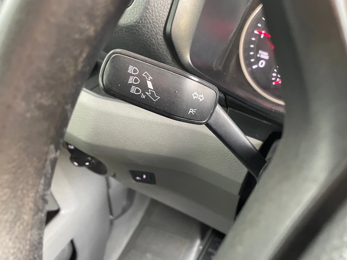 Volkswagen Crafter Vu - photo 16