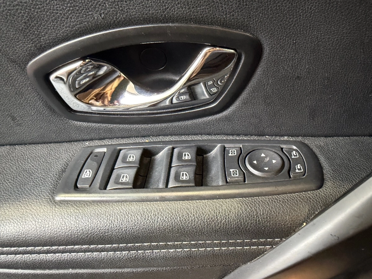 Renault Megane - photo 28
