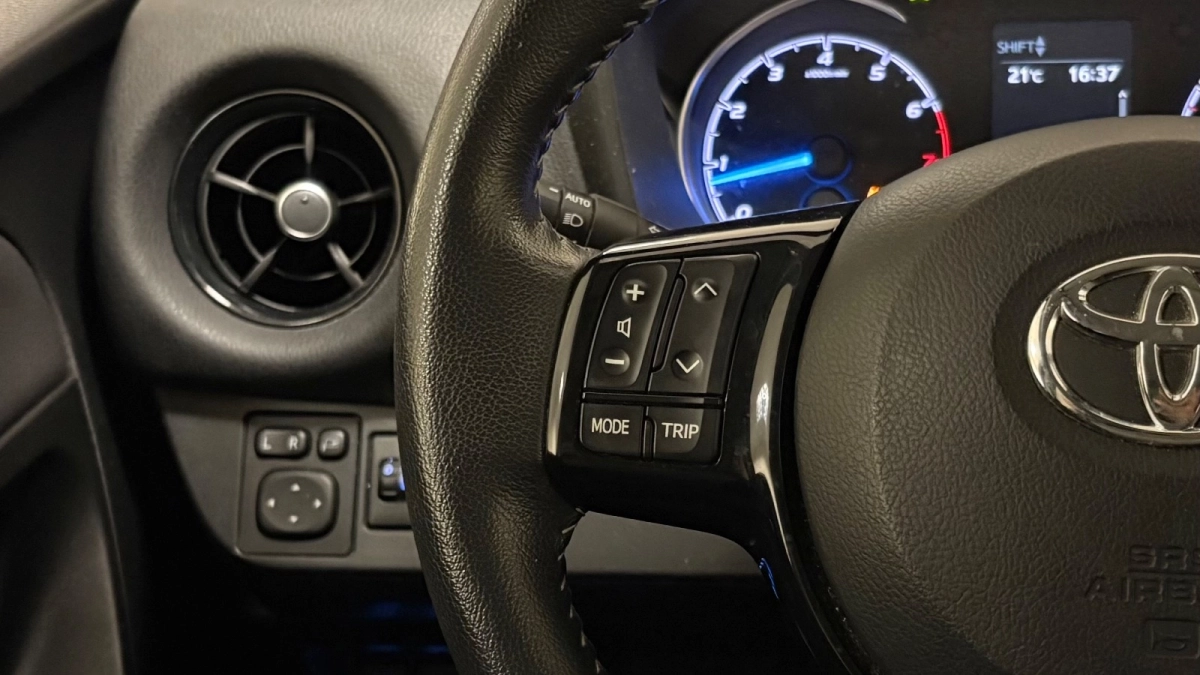 Toyota Yaris - photo 22