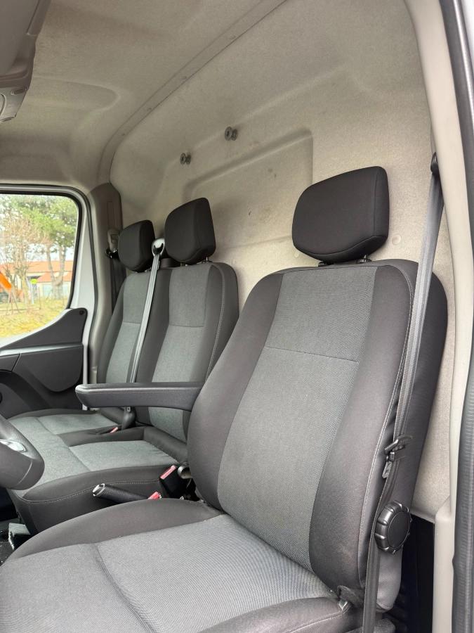 Renault Master Vu FOURGON 2.3 DCI 135 33 L1H2 CONFORT