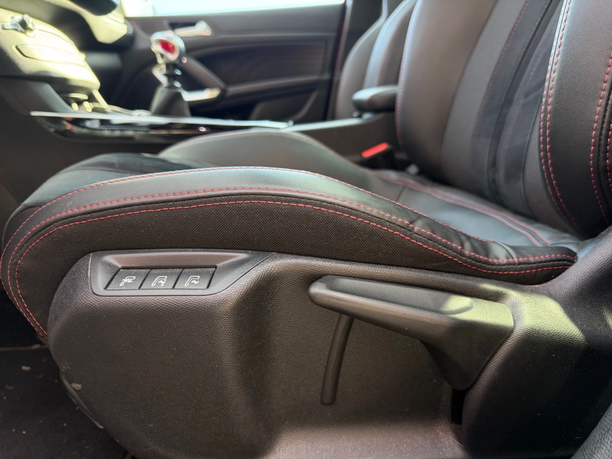 Peugeot 308 - photo 23