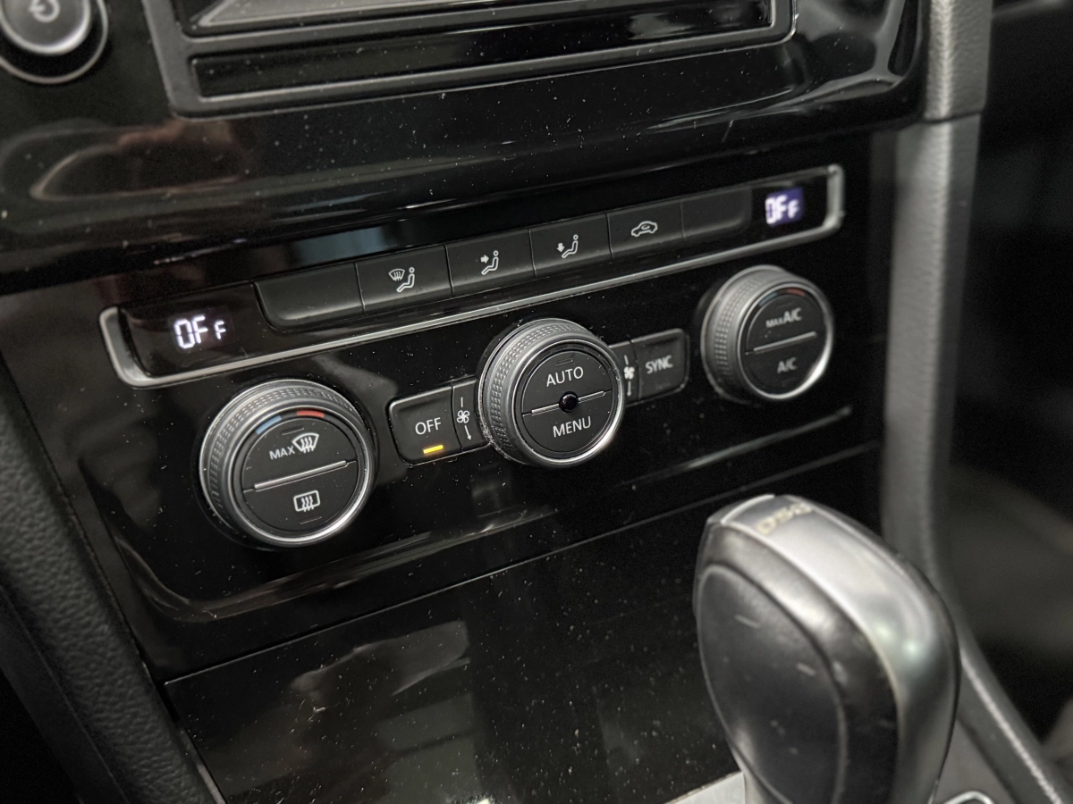 Volkswagen Golf - photo 19
