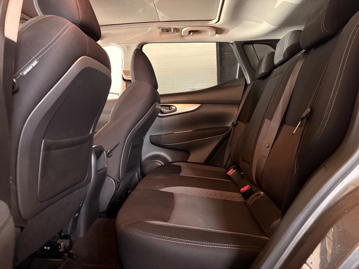 Nissan Qashqai - photo 8