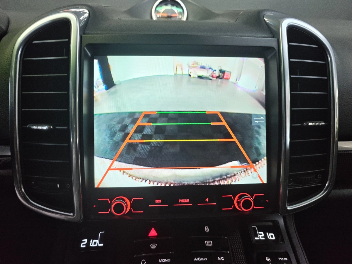Porsche Cayenne - photo 28