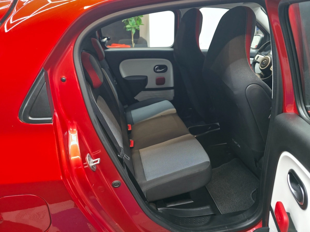 Renault Twingo - photo 22