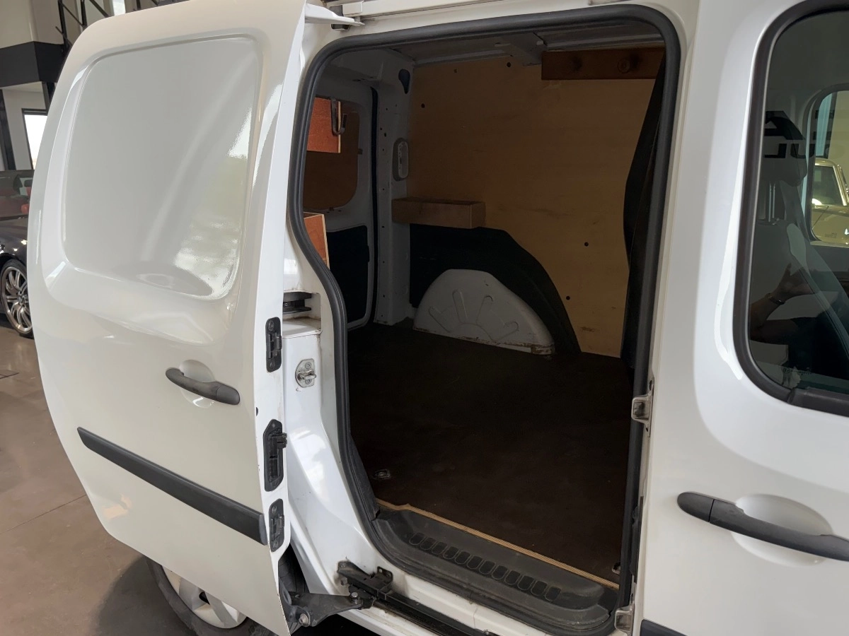 Renault Kangoo Express - photo 10
