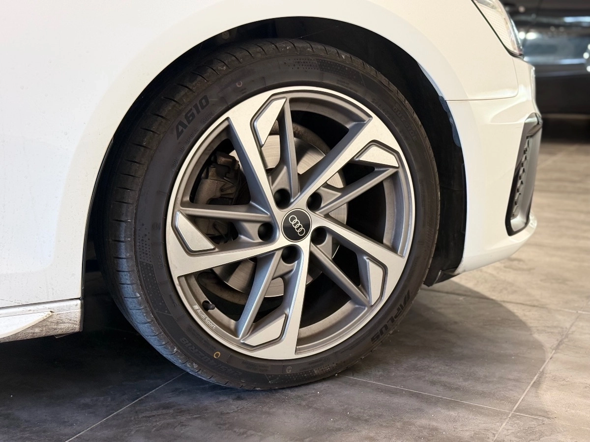 Audi A4 - photo 27