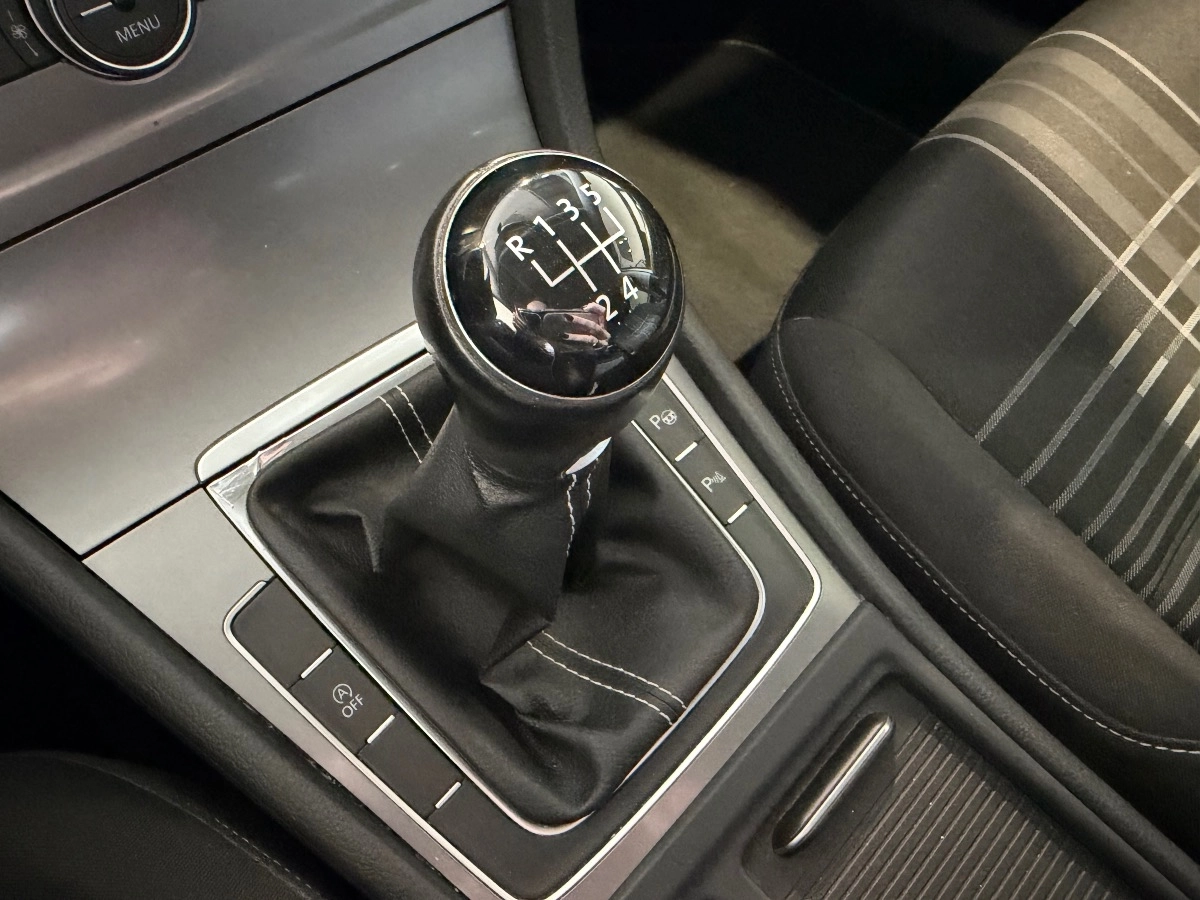 Volkswagen Golf - photo 14