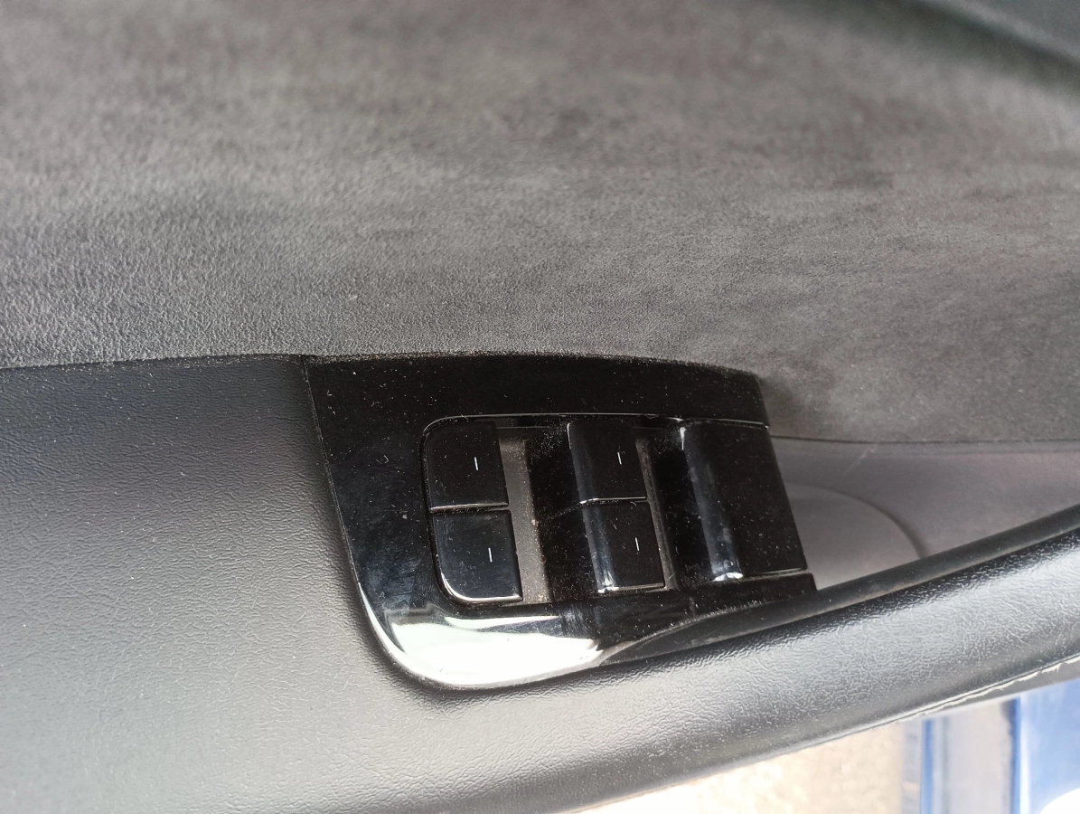 Tesla Model-3 - photo 36