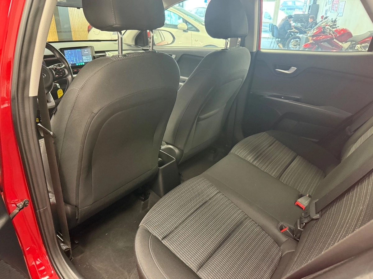 Kia Stonic - photo 21