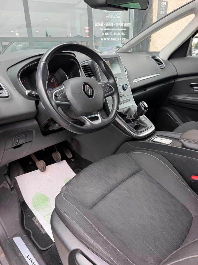 Renault Grand Scenic - photo 10