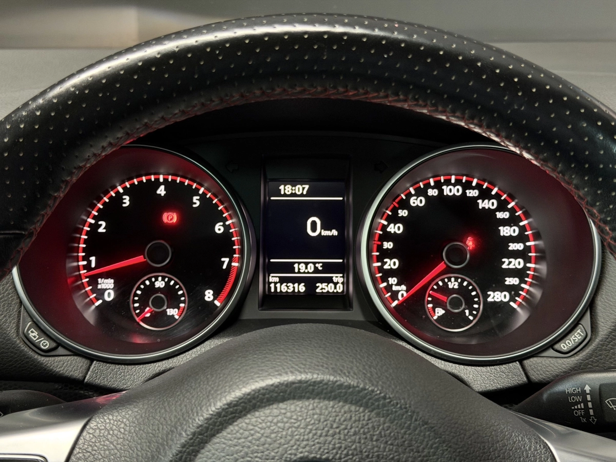 Volkswagen Golf - photo 14