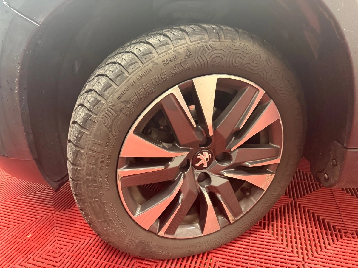 Peugeot 2008 - photo 8