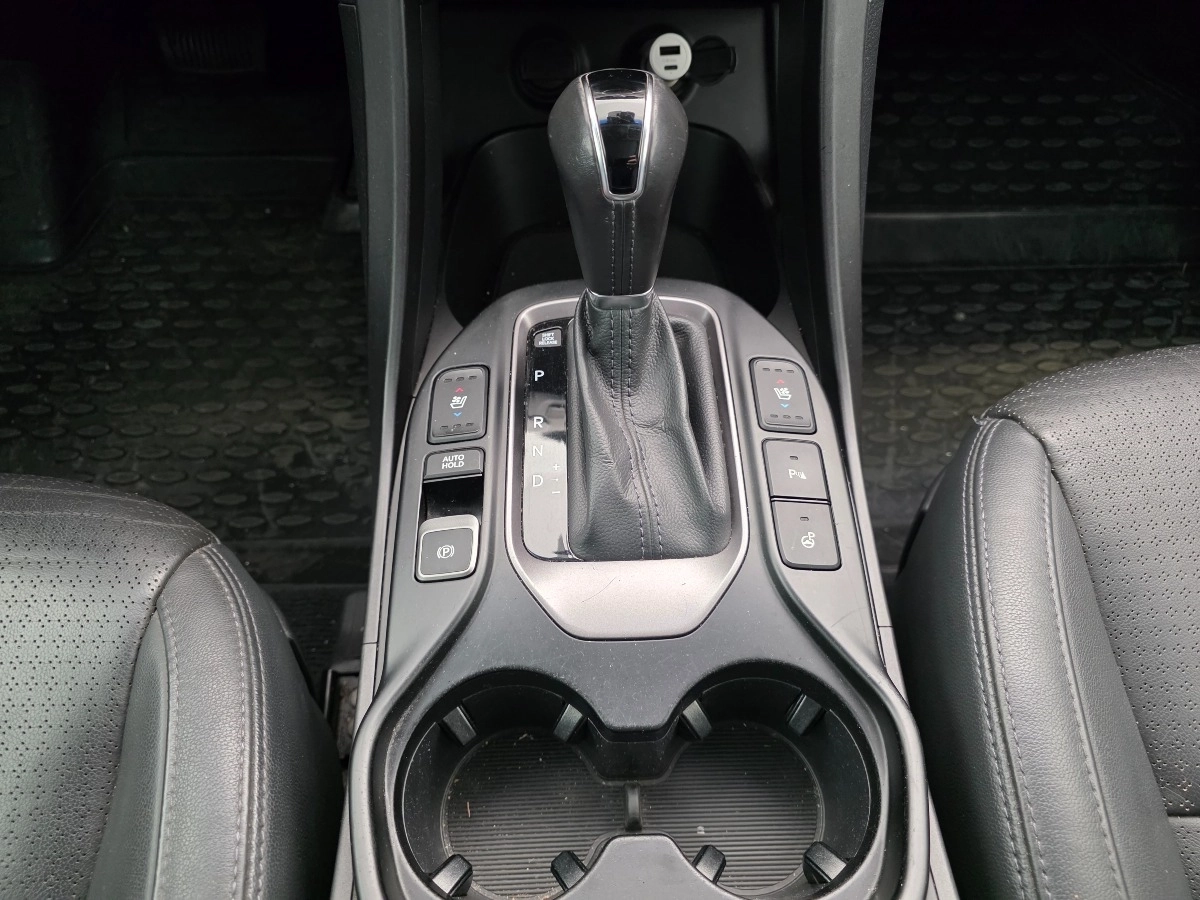 Hyundai Santa Fe - photo 12