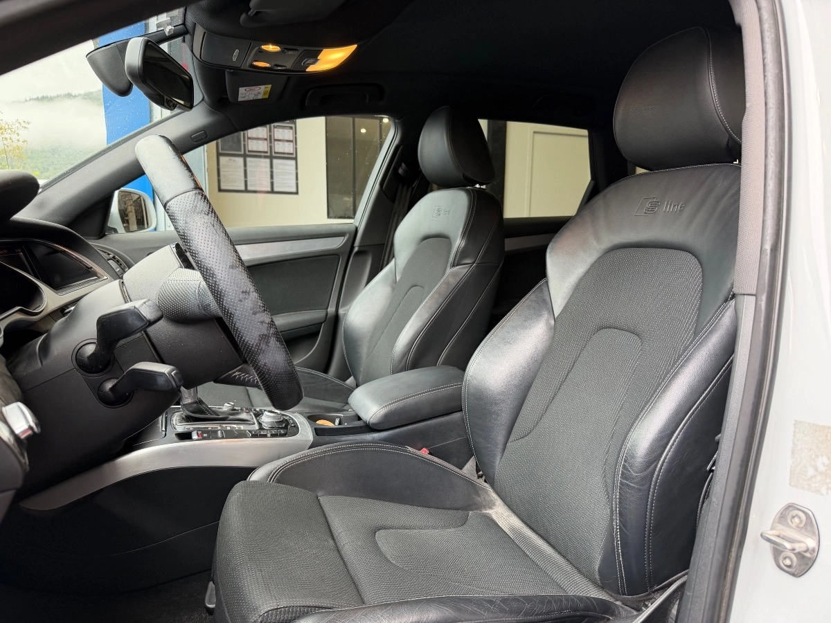 Audi A4 - photo 12