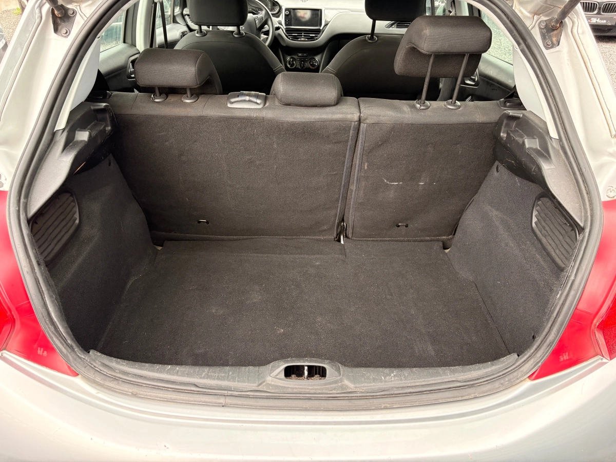 Peugeot 208 - photo 15