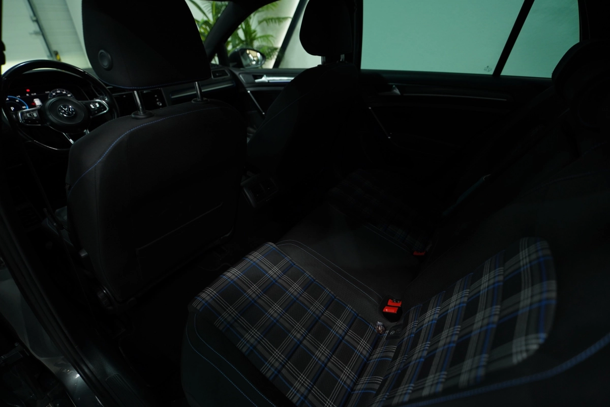 Volkswagen Golf - photo 19