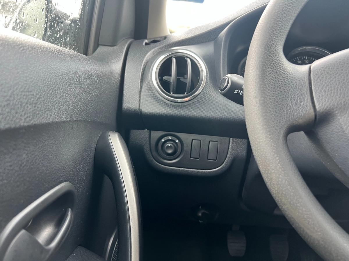 Dacia Sandero 1.2 75 AMBIANCE