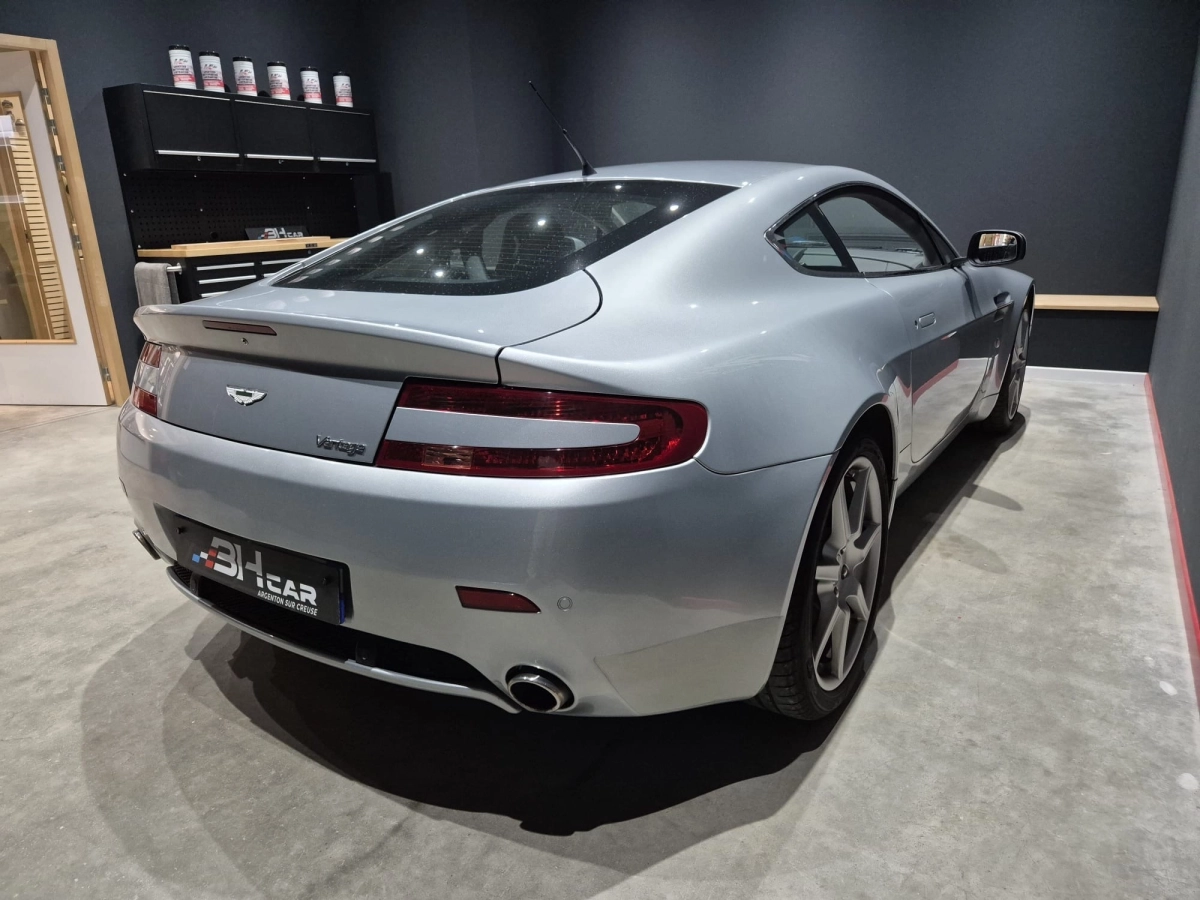 Aston Martin V8 Vantage - photo 8