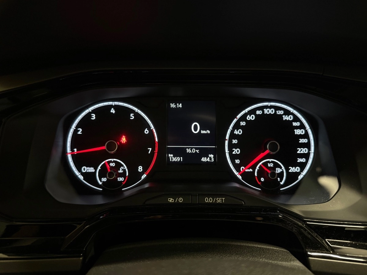 Volkswagen Polo - photo 12