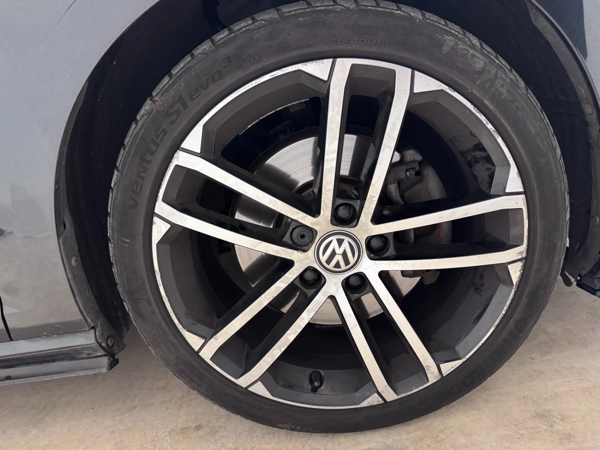 Volkswagen Golf - photo 29