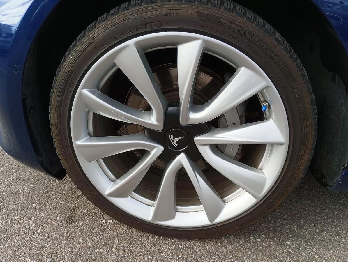 Tesla Model-3 - photo 12