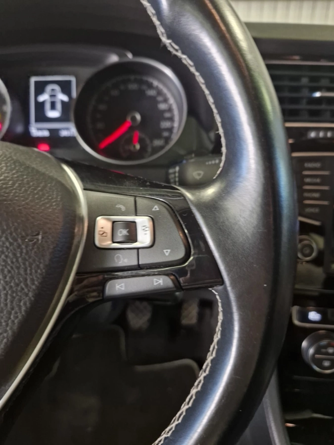 Volkswagen Golf - photo 10