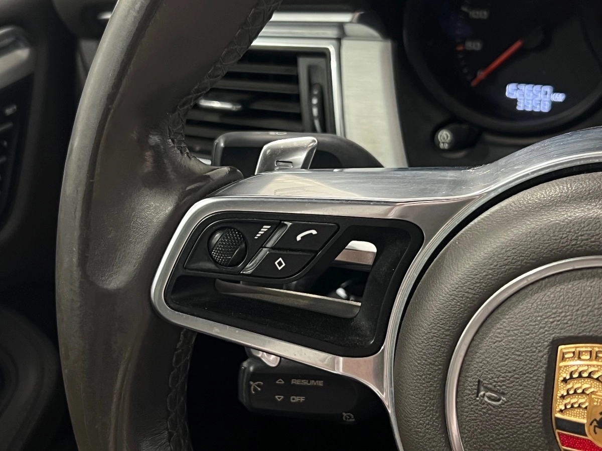 Porsche Macan - photo 18