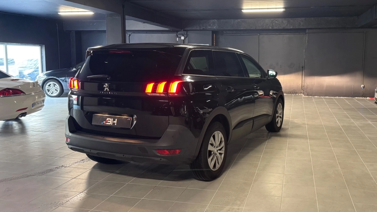 Peugeot 5008 - photo 2