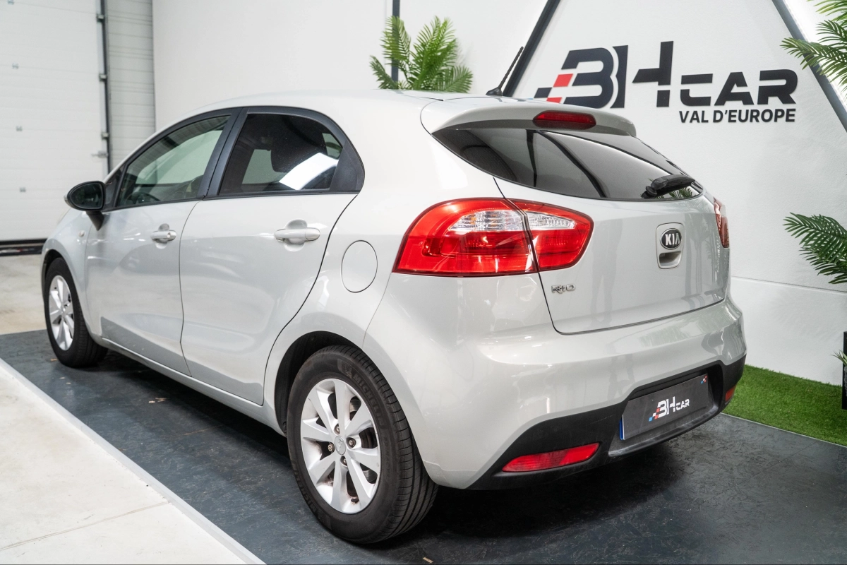 Kia Rio - photo 6