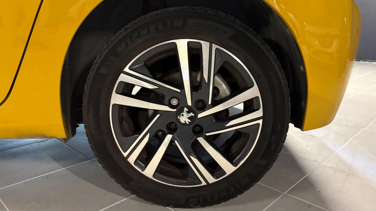 Peugeot 208 - photo 10