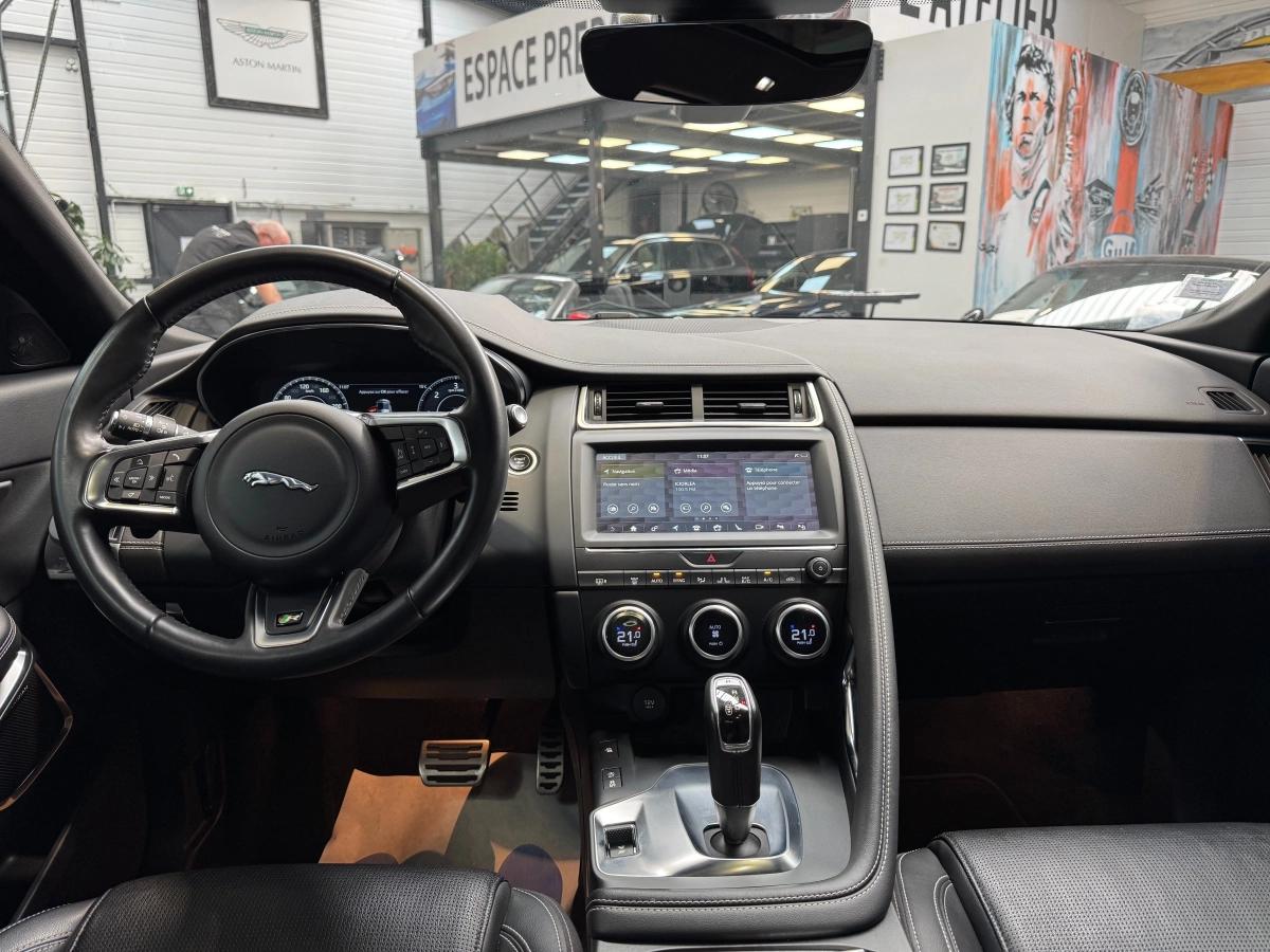 Jaguar E-pace 2.0 D240 240 R-DYNAMIC SE AWD BVA / TOIT PANO / MERIDIAN / SIEGES ELEC CHAUFFANTS