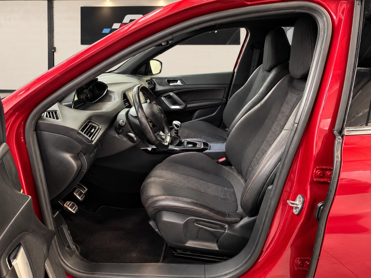 Peugeot 308 - photo 8