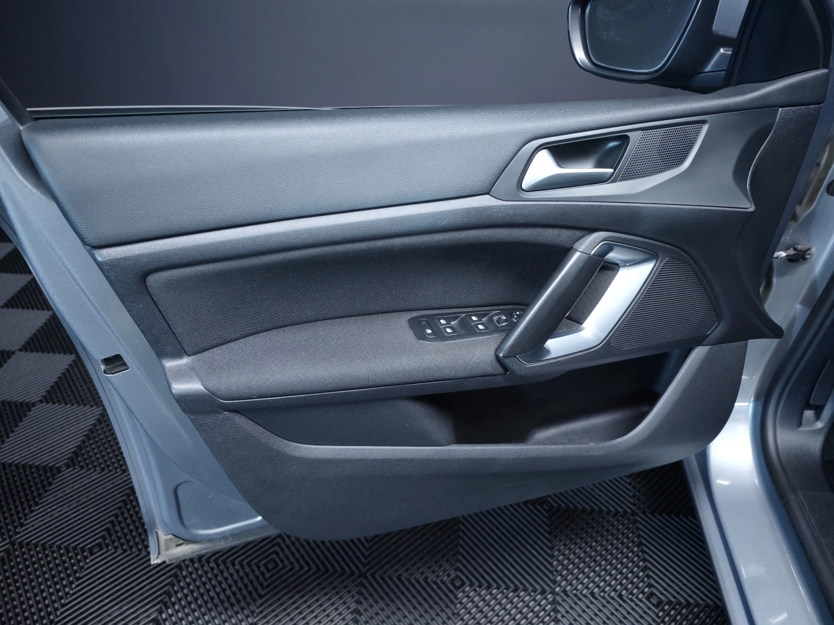 Peugeot 308 - photo 25