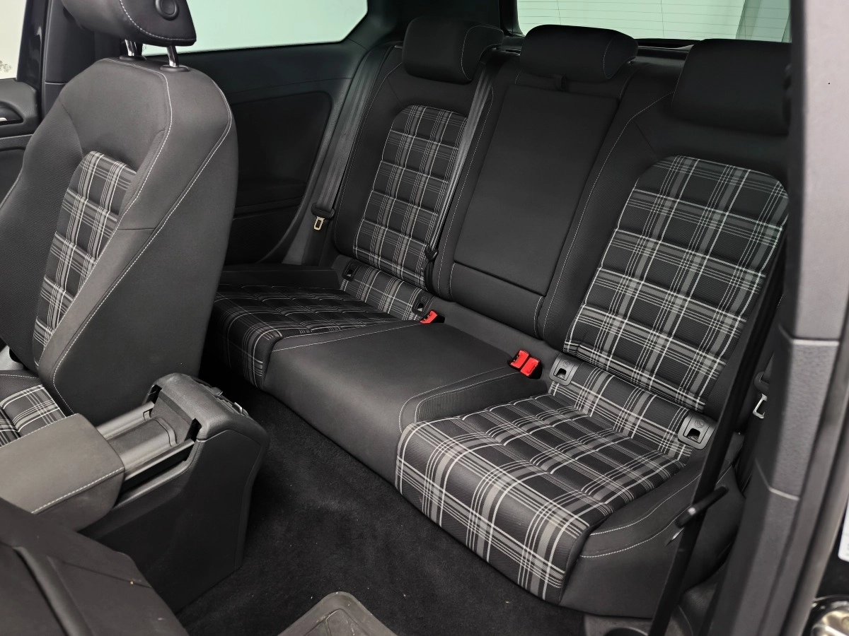 Volkswagen Golf - photo 16