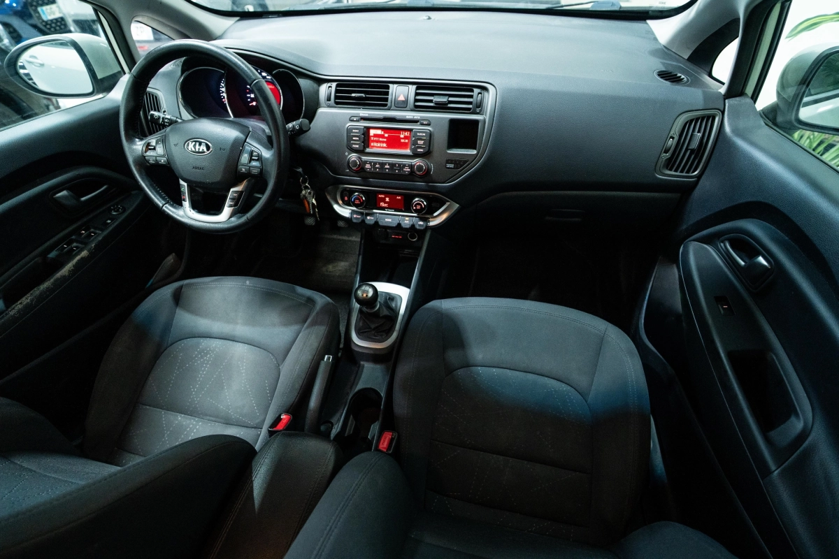 Kia Rio - photo 14