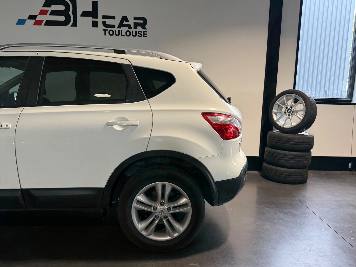 Nissan Qashqai - photo 8